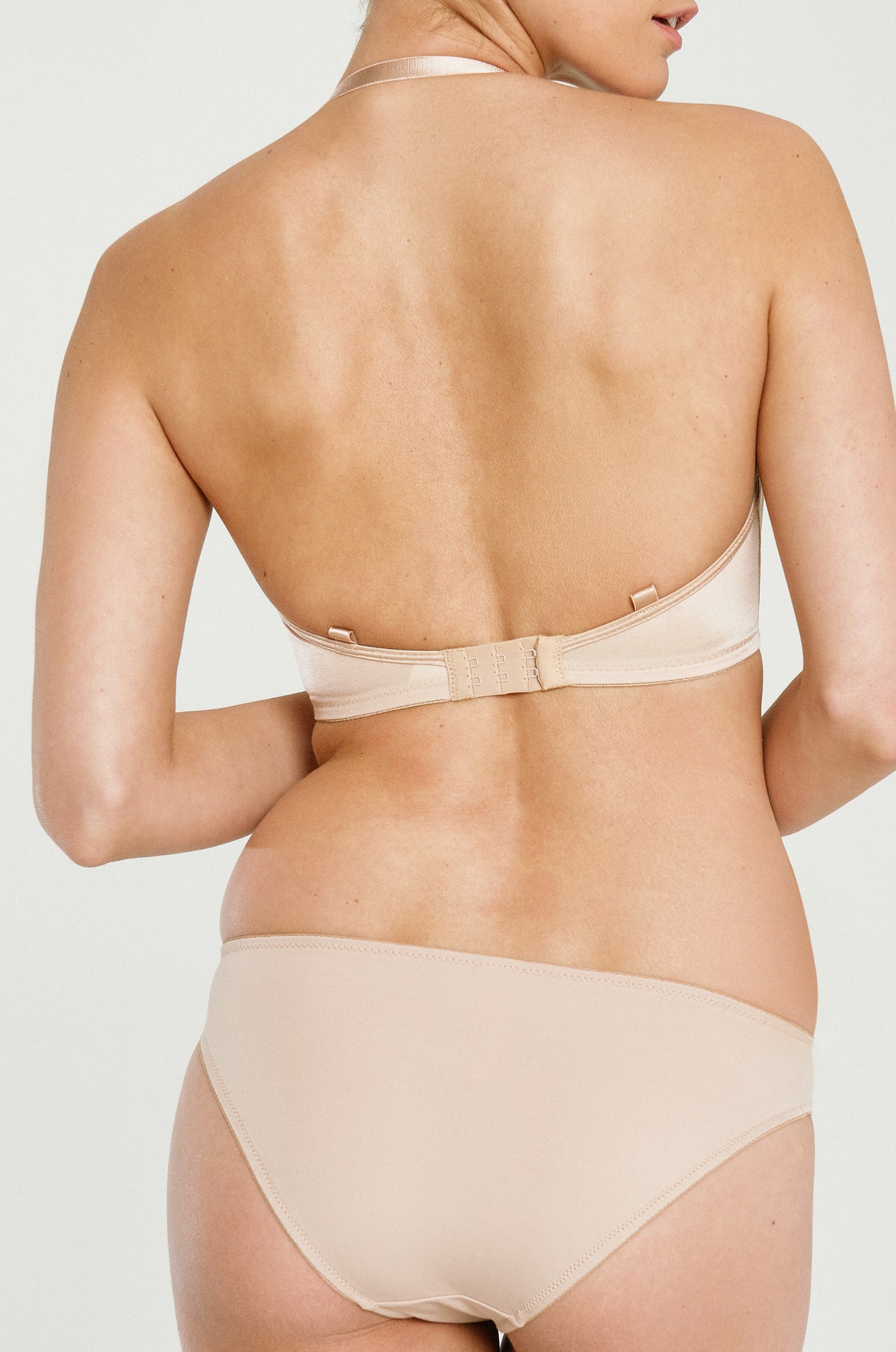Jezebel Women's Extreme Plunge Push Up Convertible Low Back Bra